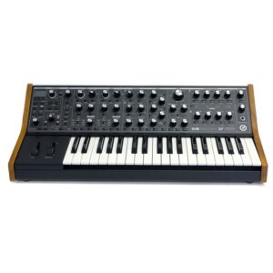 Synthé Moog Subsequent 37